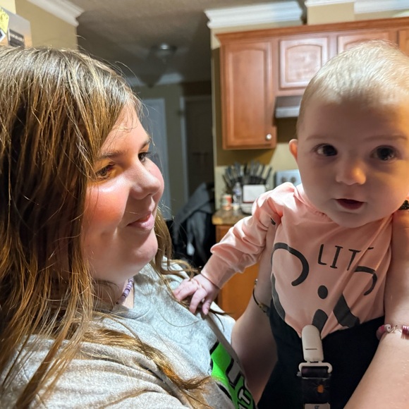 Meet your Posher, Kristina - Picture 4 of 5